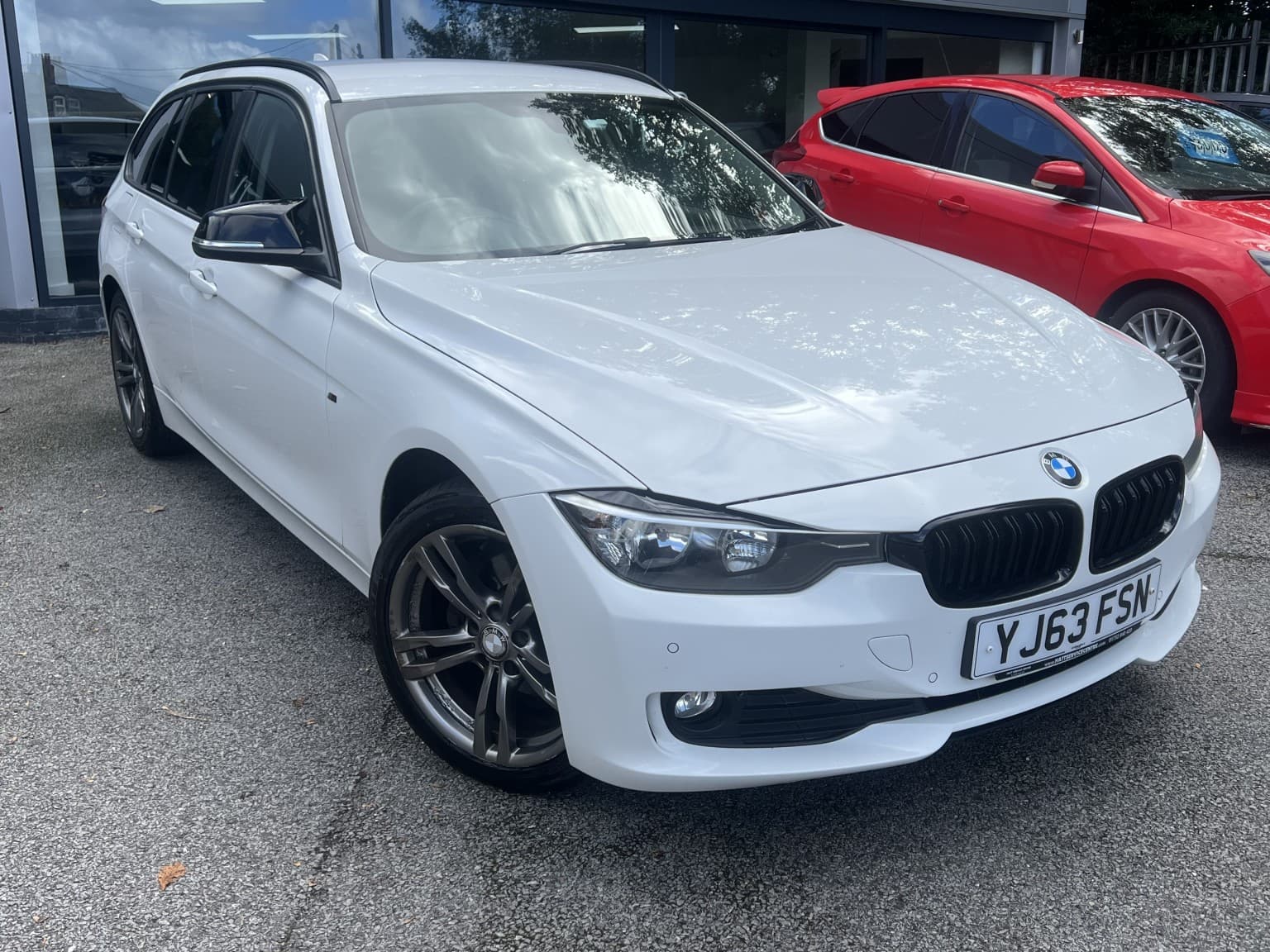 BMW 3 Series - image 1 of 20