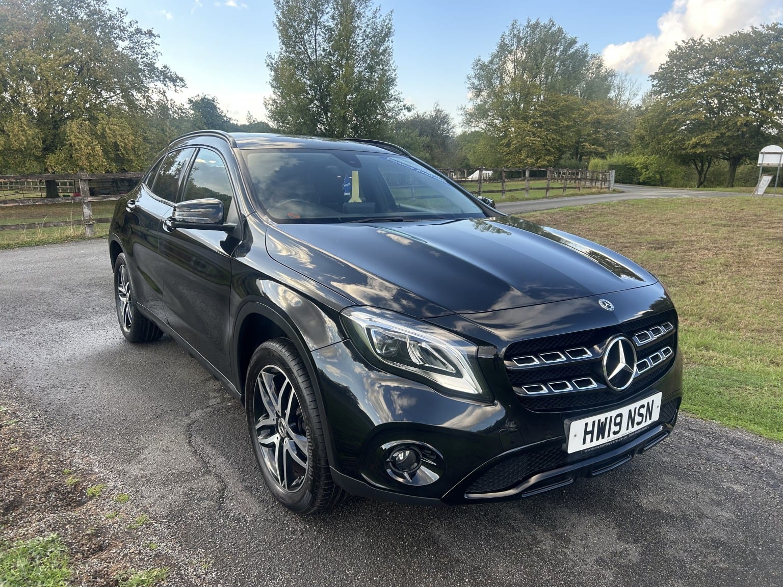 2019 Mercedes-Benz GLA 1.6 GLA180 Urban Edition in black — photo 1 of 35