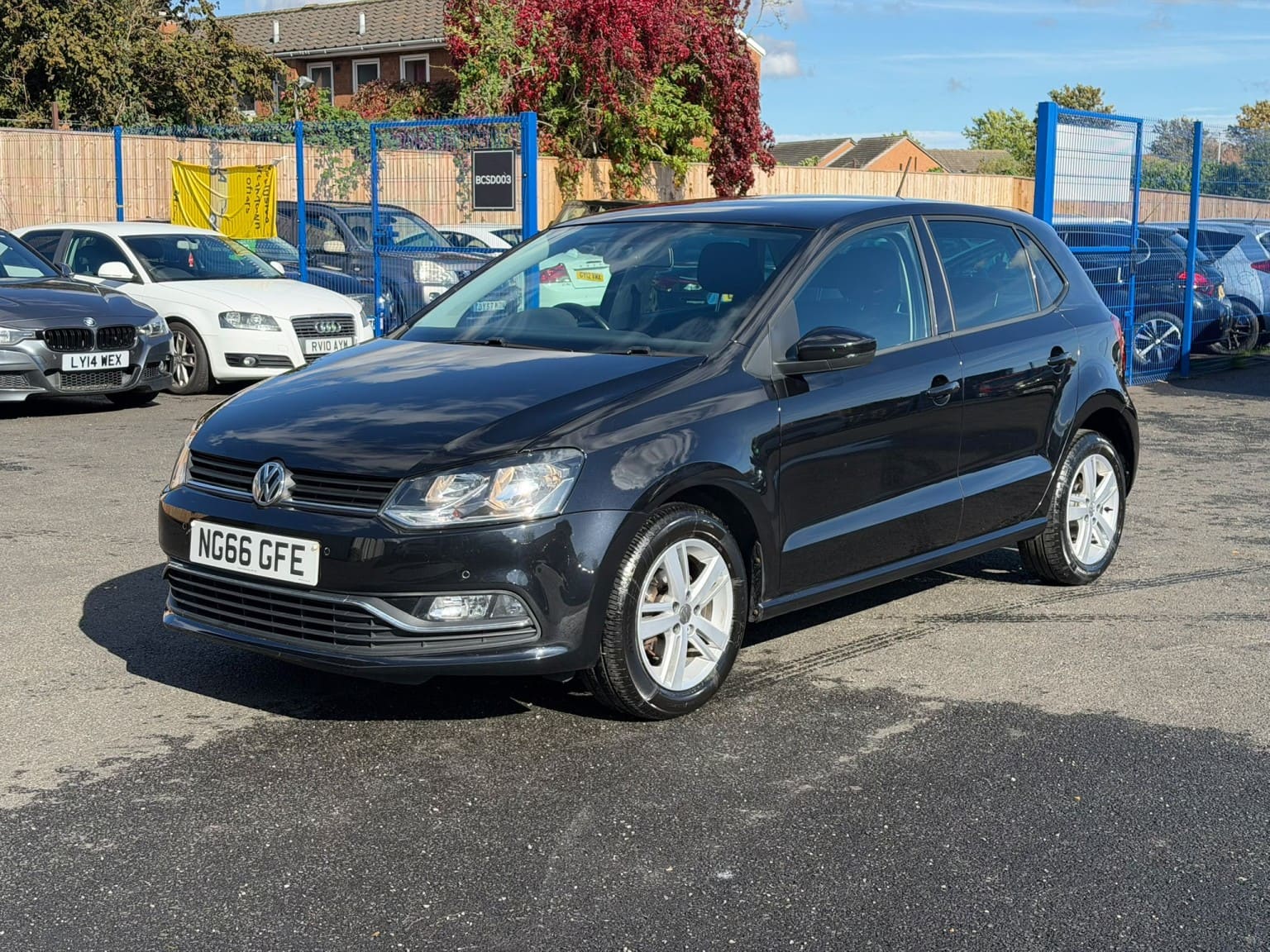 Volkswagen Polo - image 1 of 28