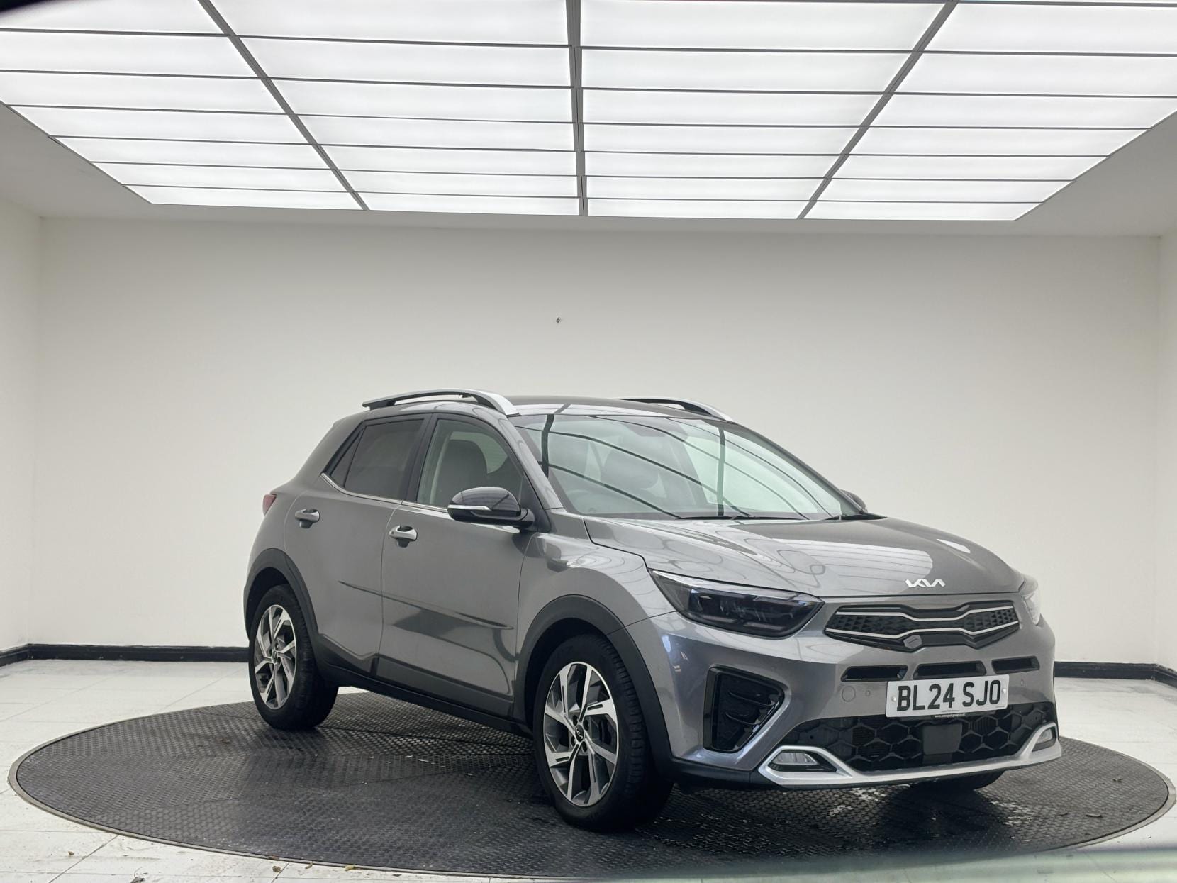 2024 Kia Stonic 1.0 T-GDi MHEV GT-Line S SUV 5dr Petrol in grey — photo 1 of 30