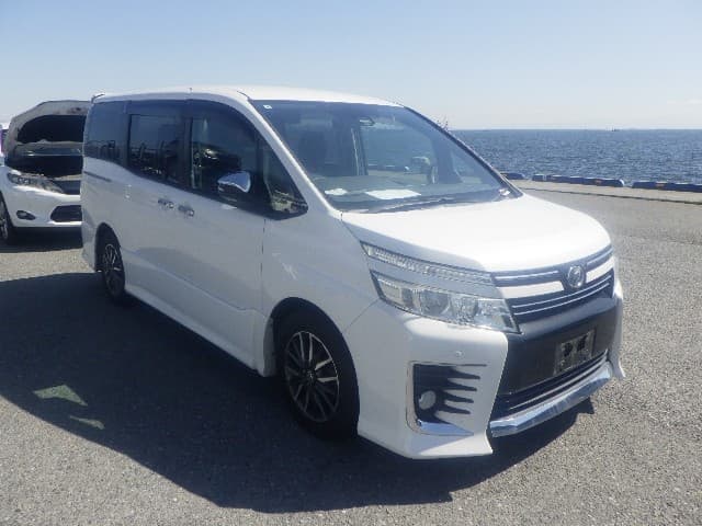 2016 Toyota Voxy 2.0l Zs 7 SEATER MPV PETROL - FRESH — photo 1 of 15