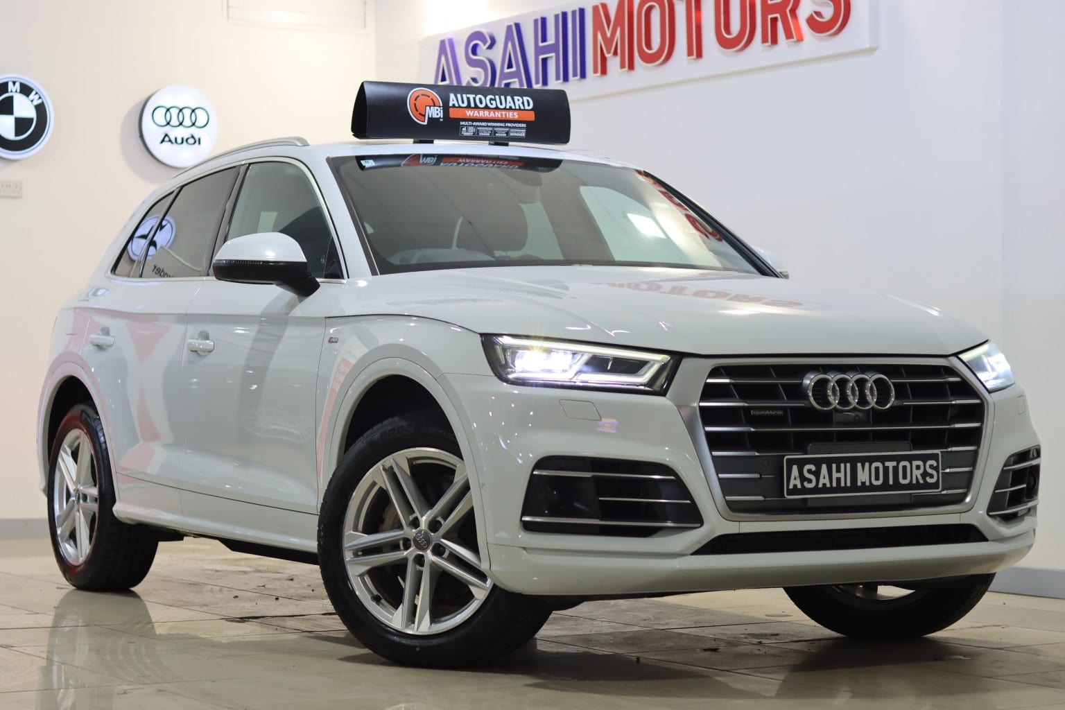 Audi Q5 - image 1 of 100