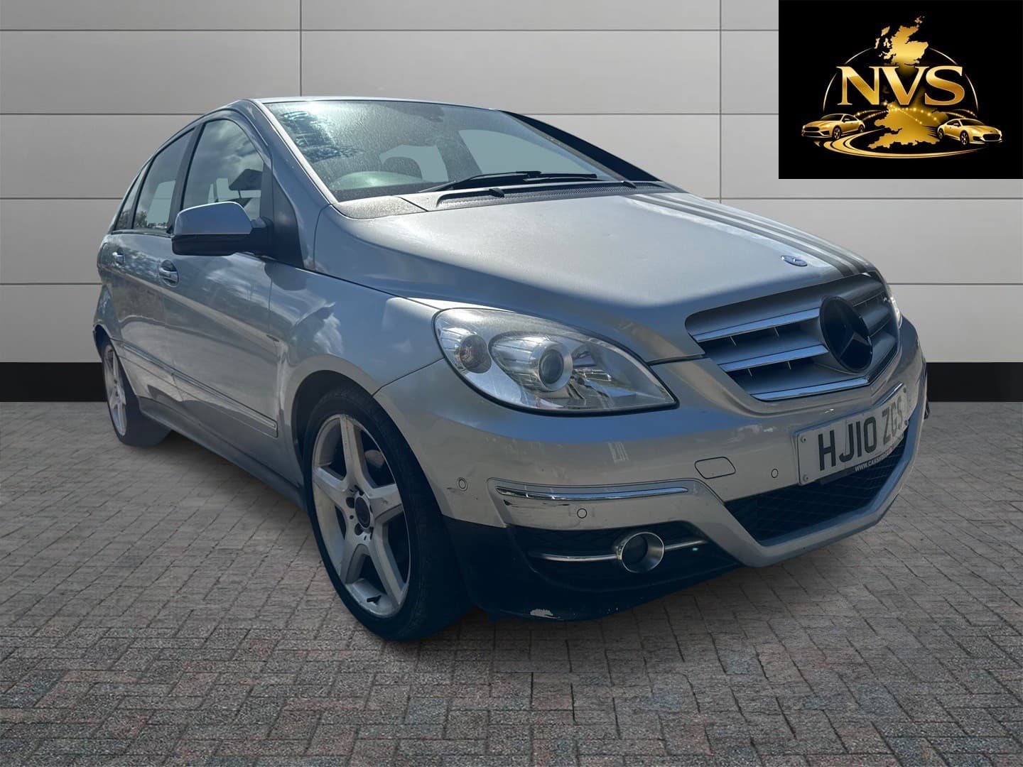 Mercedes-Benz B Class - image 1 of 13