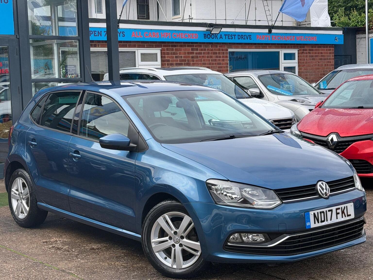 Volkswagen Polo - image 1 of 66