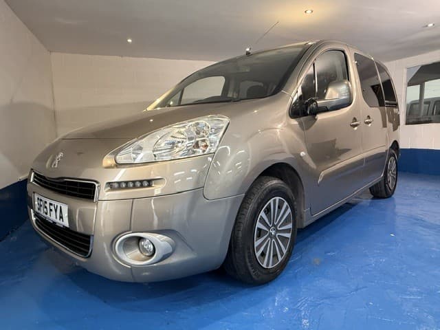 Peugeot Partner Tepee - image 1 of 16