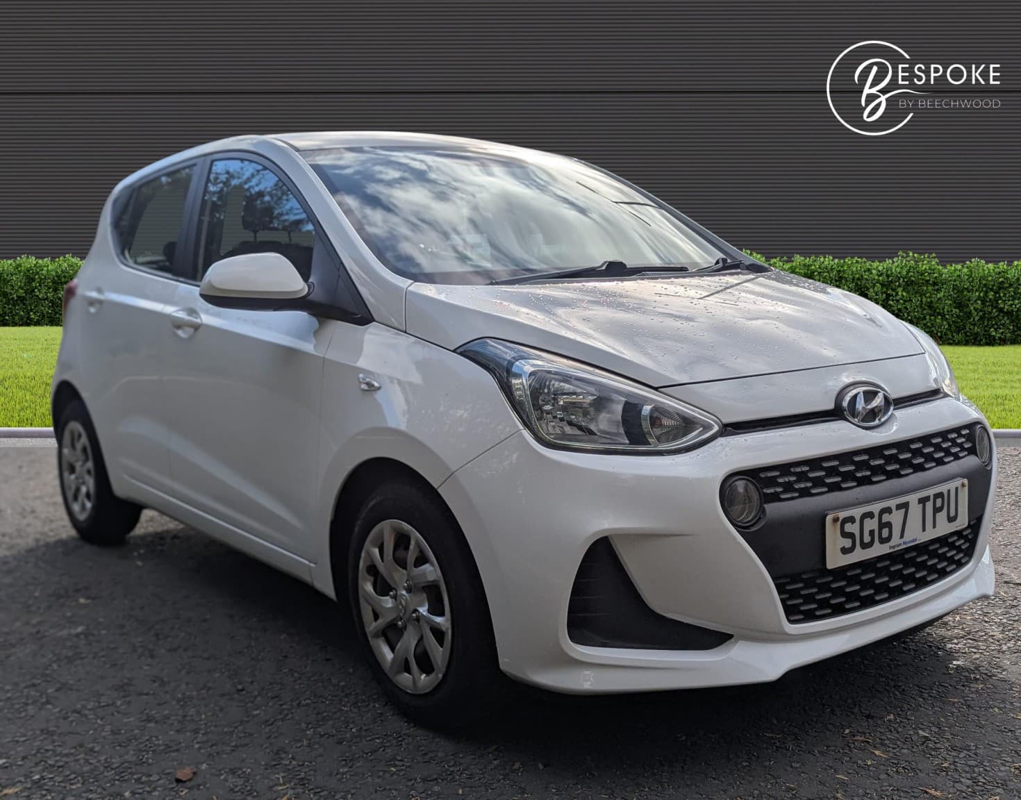 Hyundai i10 - image 1 of 16