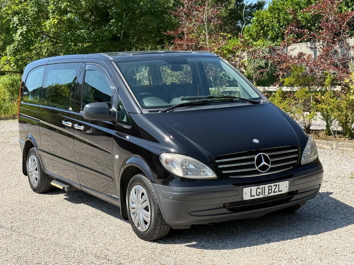 2011 Mercedes-Benz Vito 2.2 — photo 1 of 18