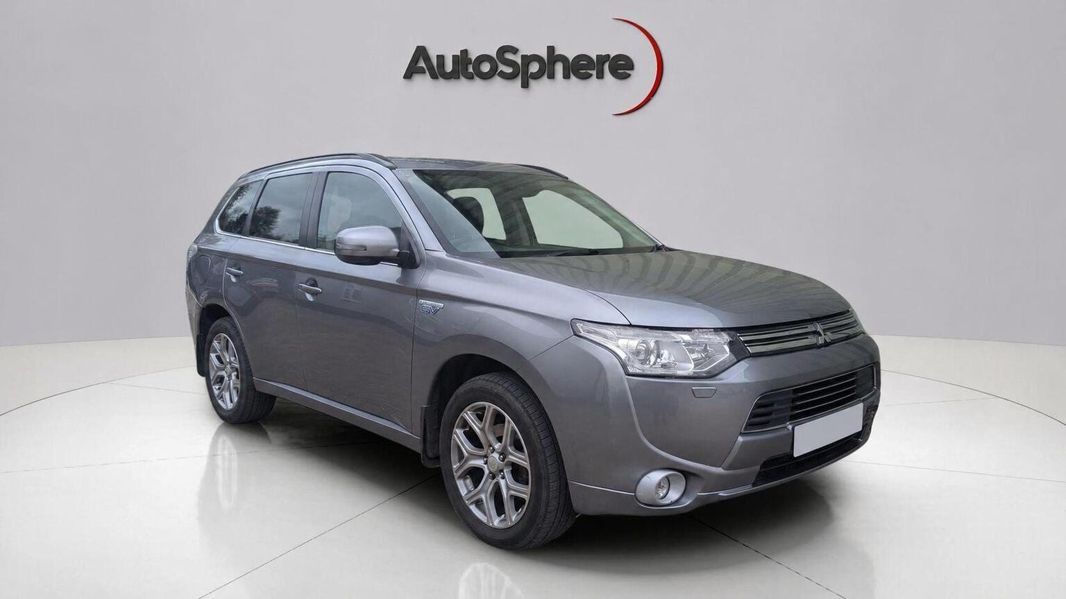 Mitsubishi Outlander - image 1 of 10