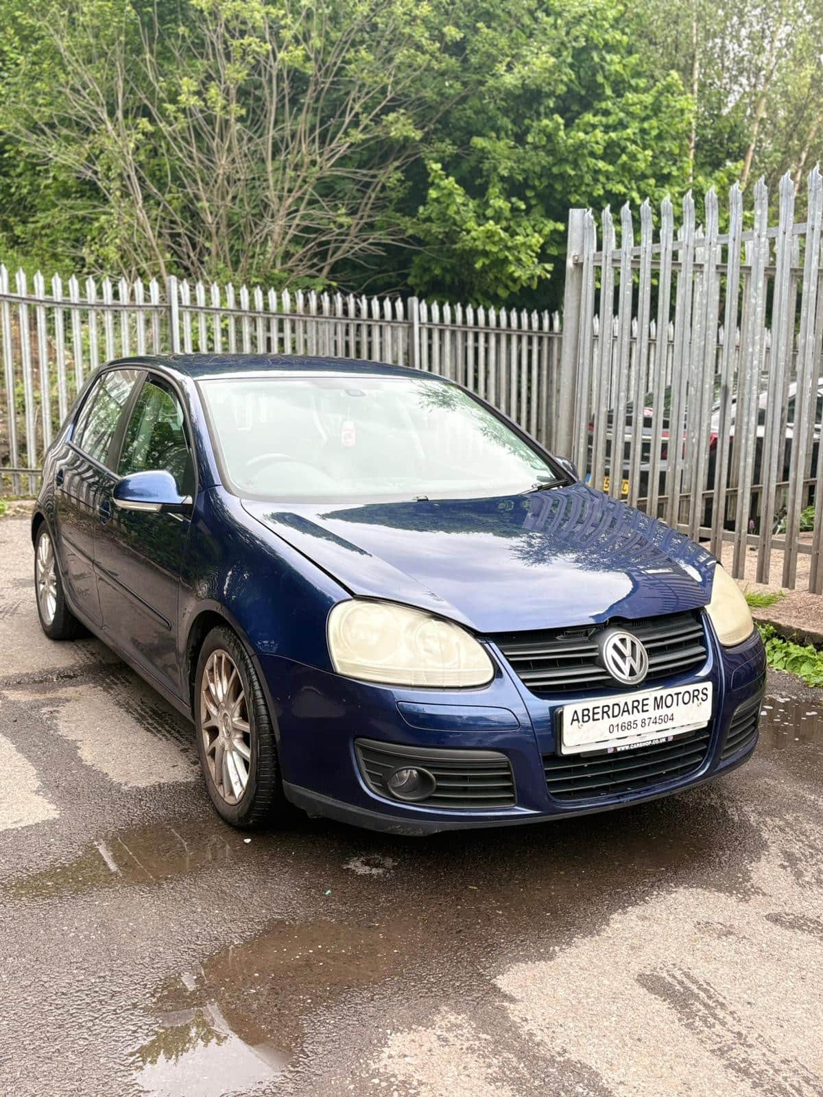 Volkswagen Golf - image 1 of 11