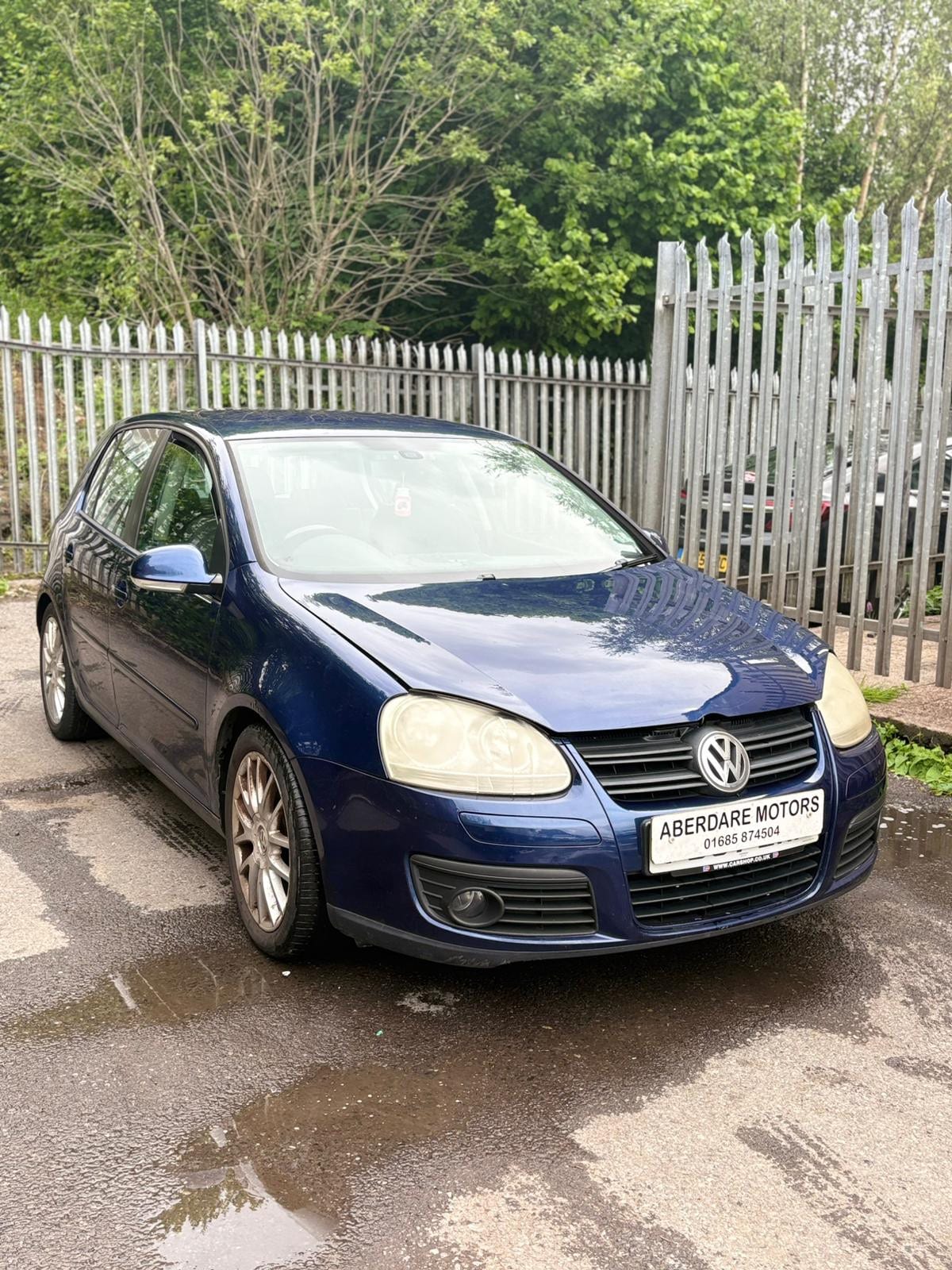 Volkswagen Golf - image 1 of 11
