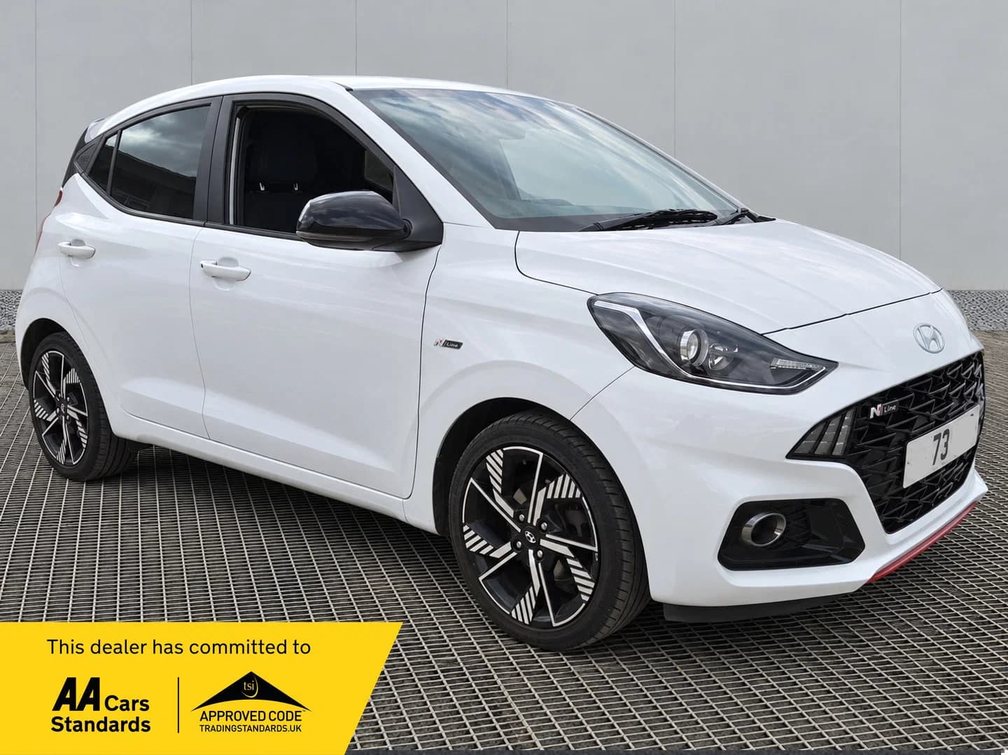 Hyundai i10 - image 1 of 7