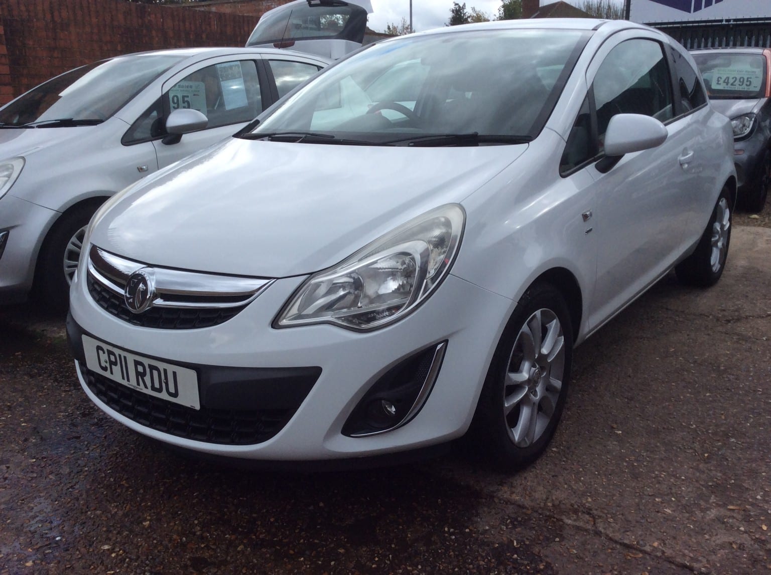 Vauxhall Corsa - image 1 of 24