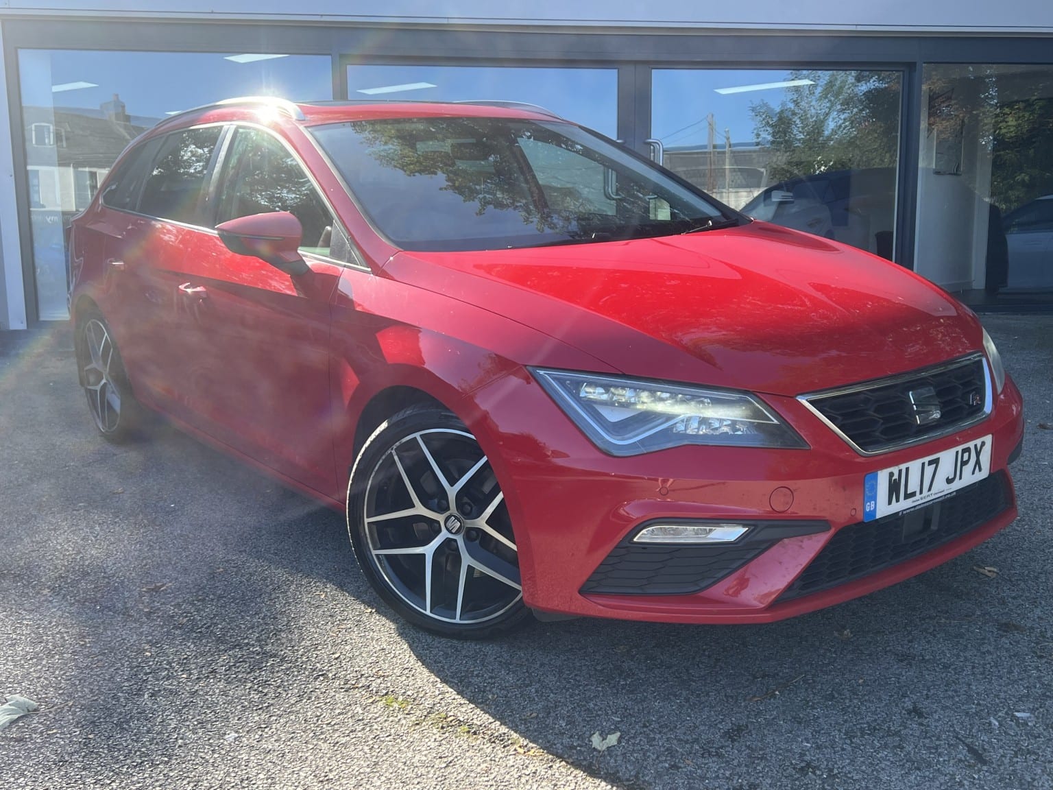 SEAT Leon - image 1 of 20