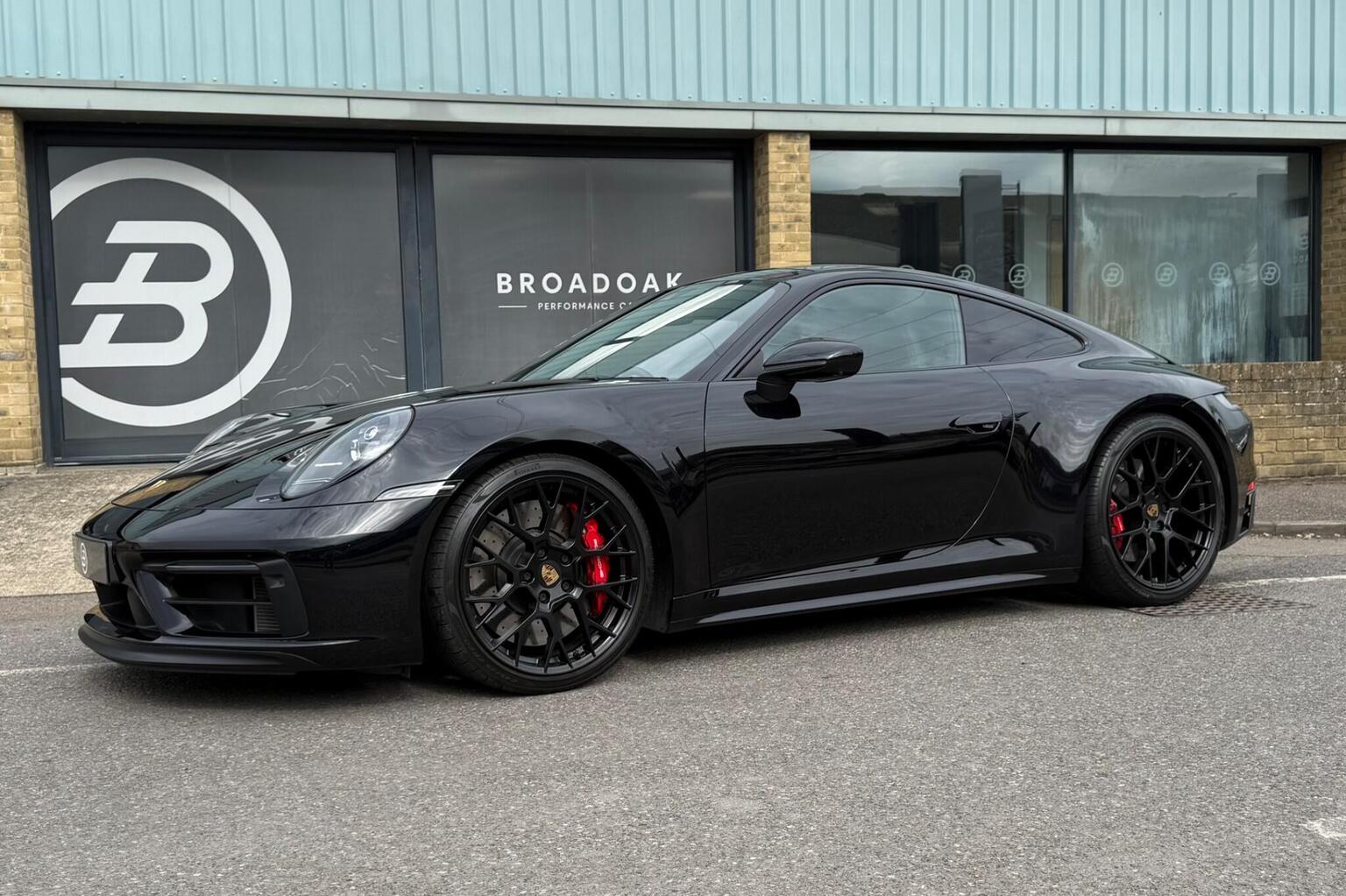 Porsche 911 - image 1 of 6