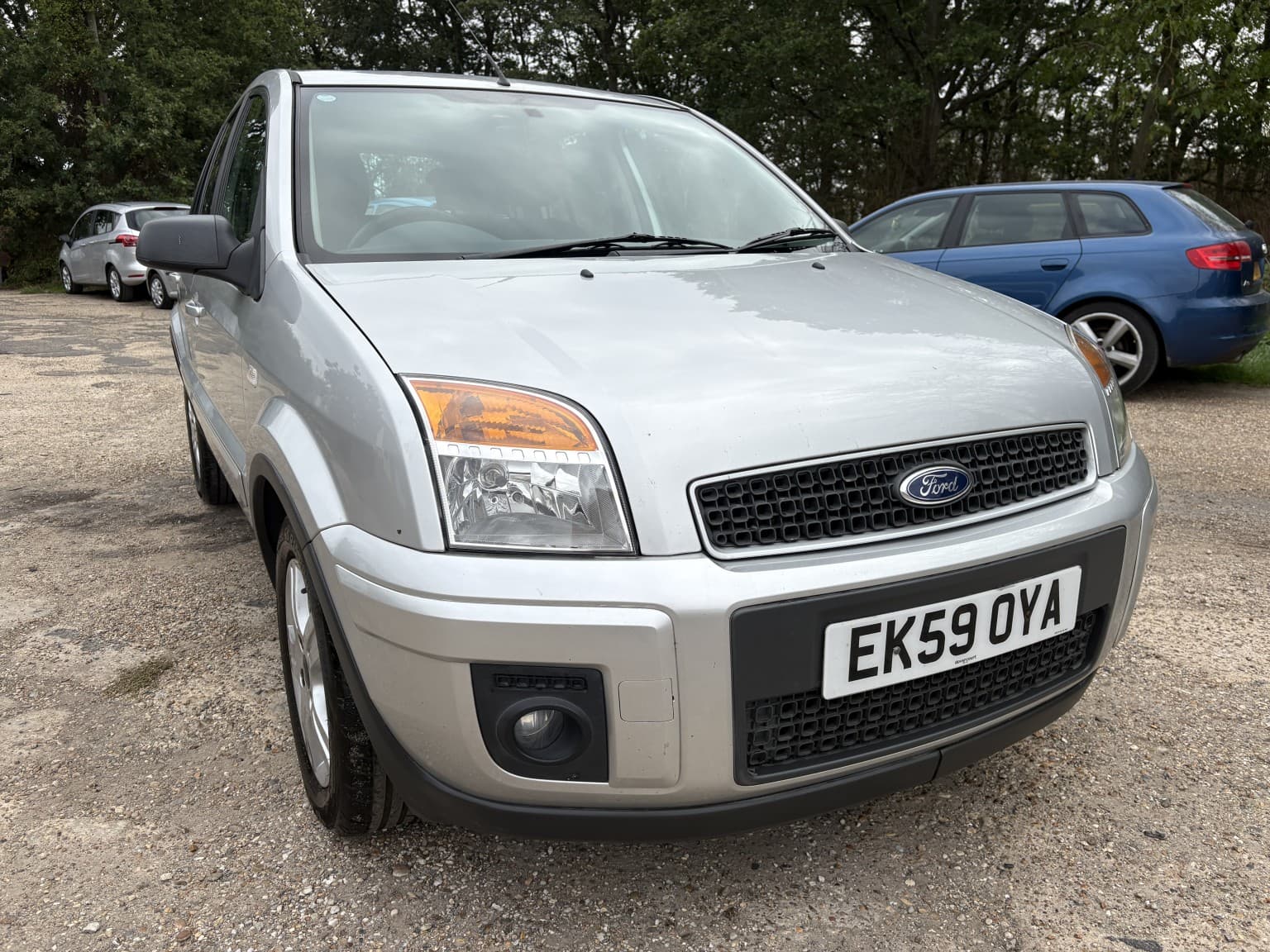 Ford Fusion - image 1 of 34