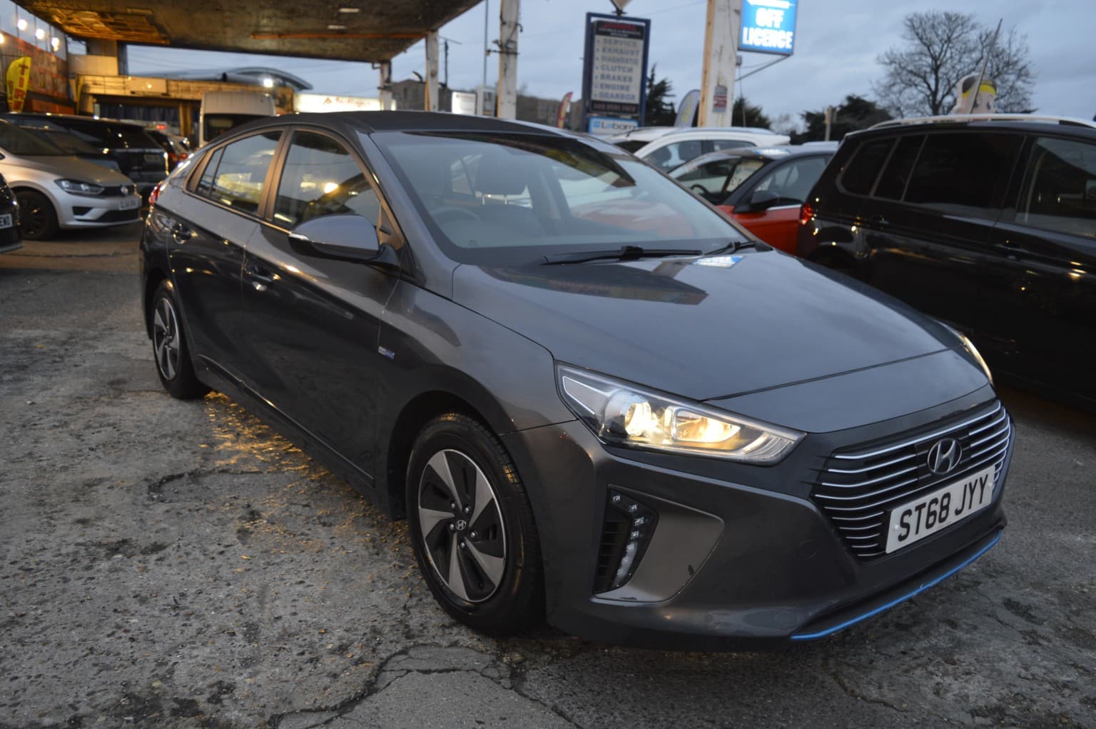 Hyundai Ioniq - image 1 of 25