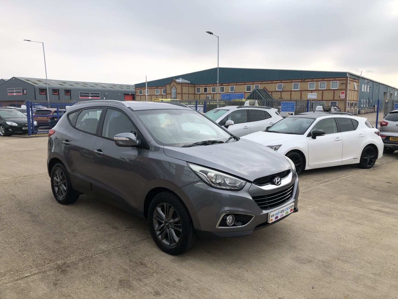 Hyundai ix35 - image 1 of 22