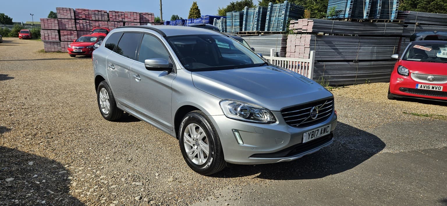 Volvo XC60 - image 1 of 22