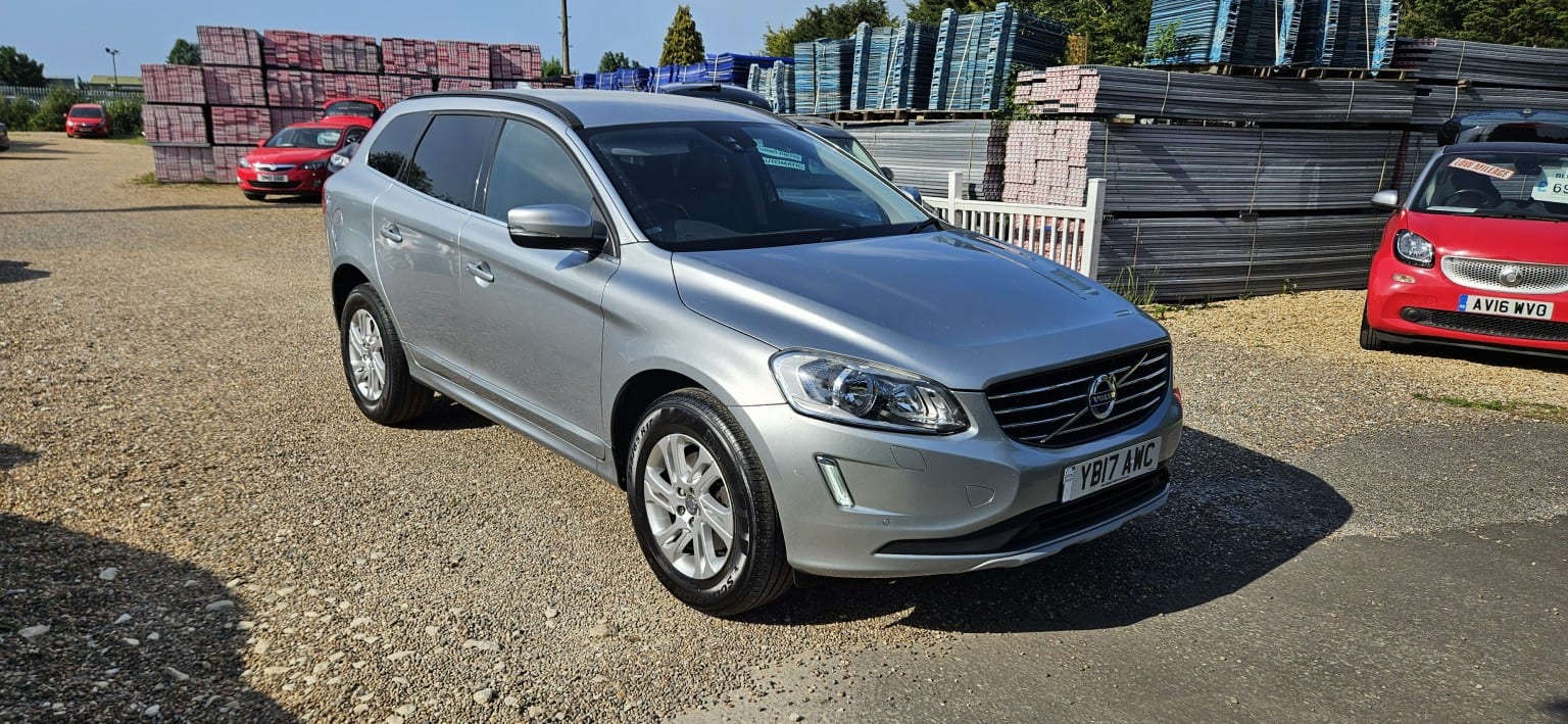 Volvo XC60 - image 1 of 22