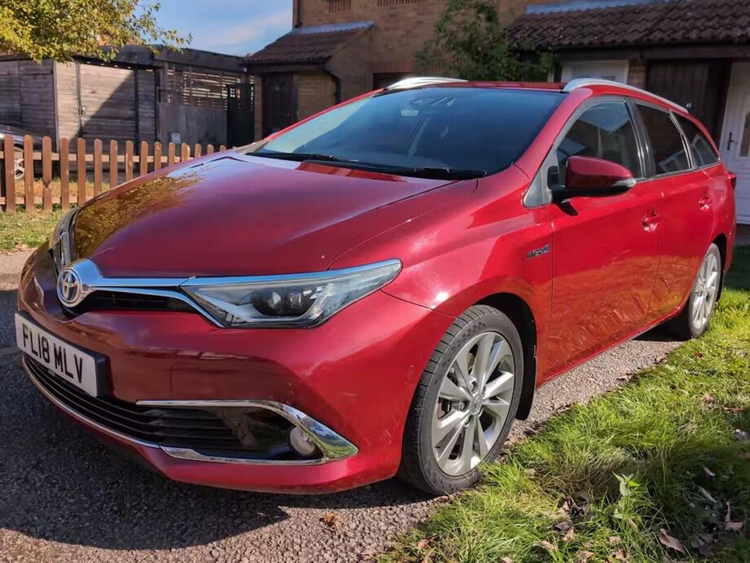 Toyota Auris - image 1 of 1