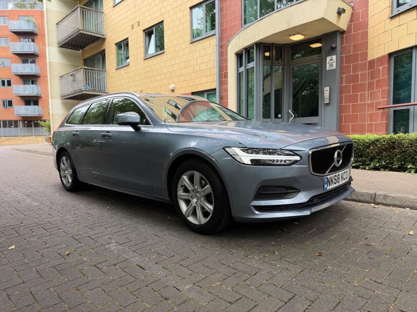 2018 VOLVO V90