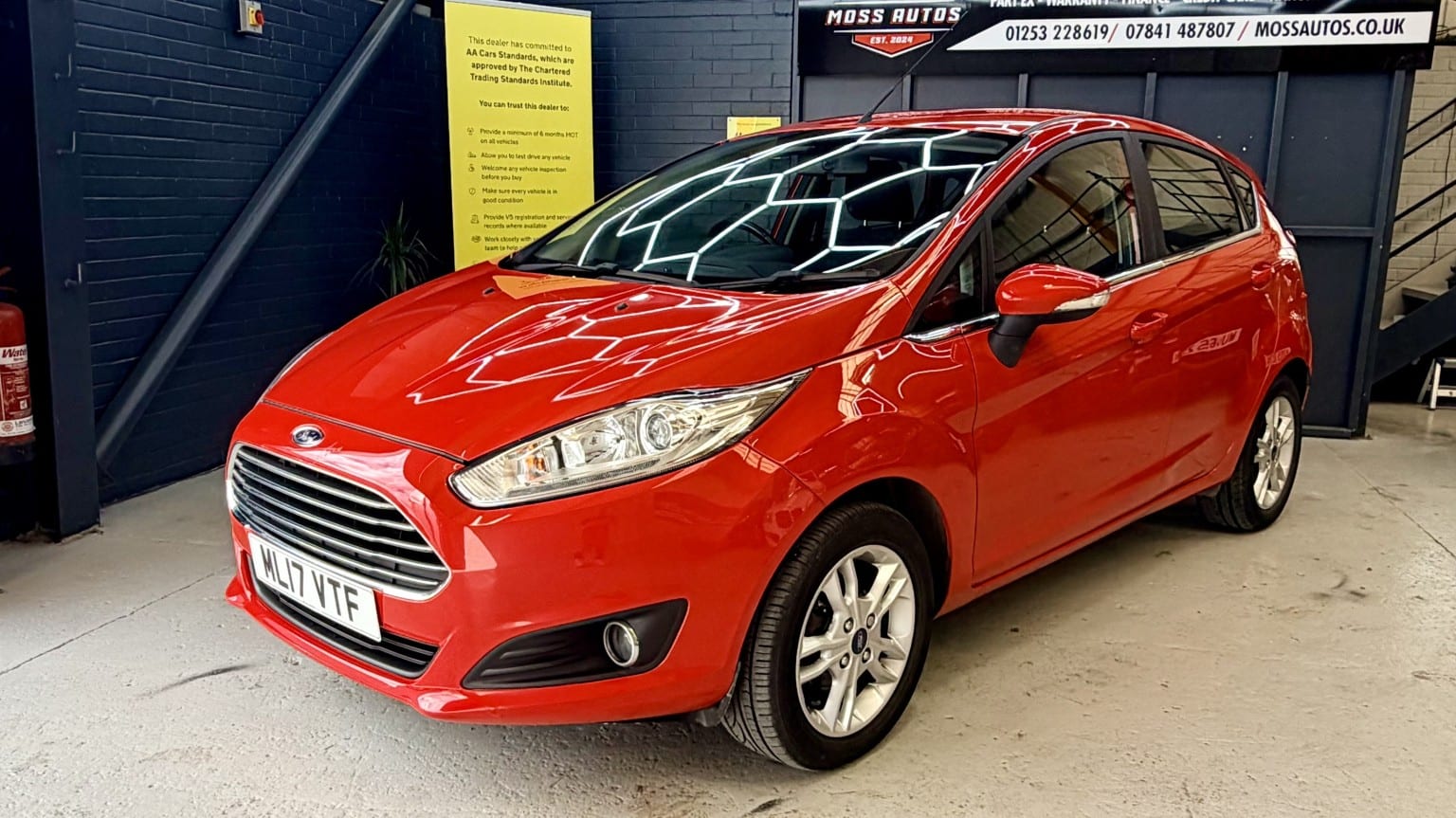 2017 Ford Fiesta 1.3 Zetec in red — photo 1 of 24