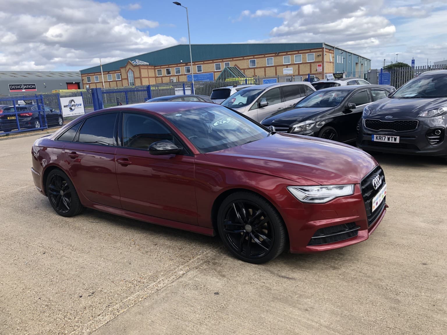 Audi A6 Saloon - image 1 of 27