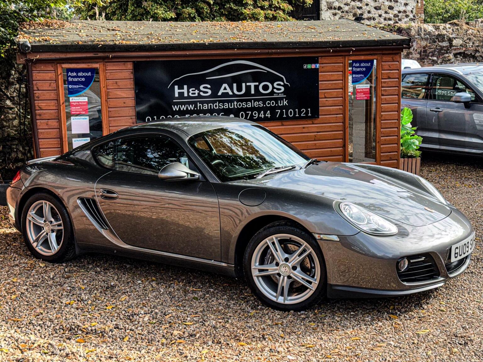 Porsche Cayman - image 1 of 44