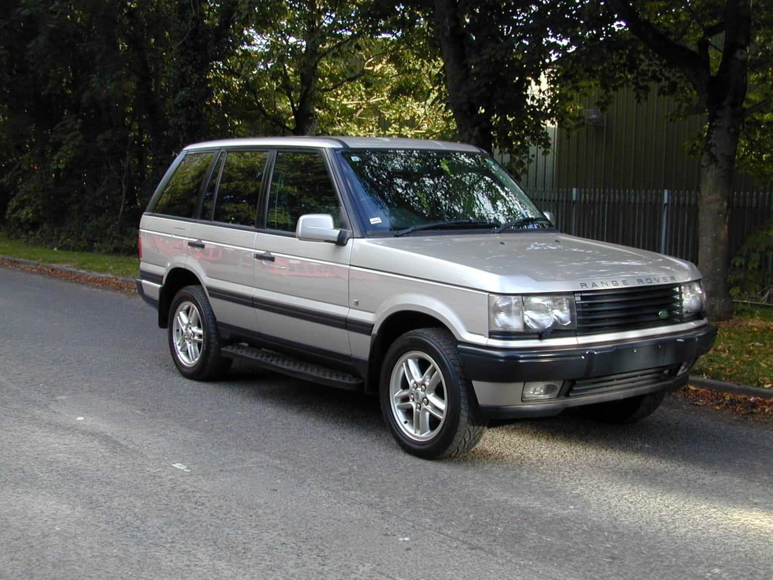 Land Rover Range Rover - image 1 of 78