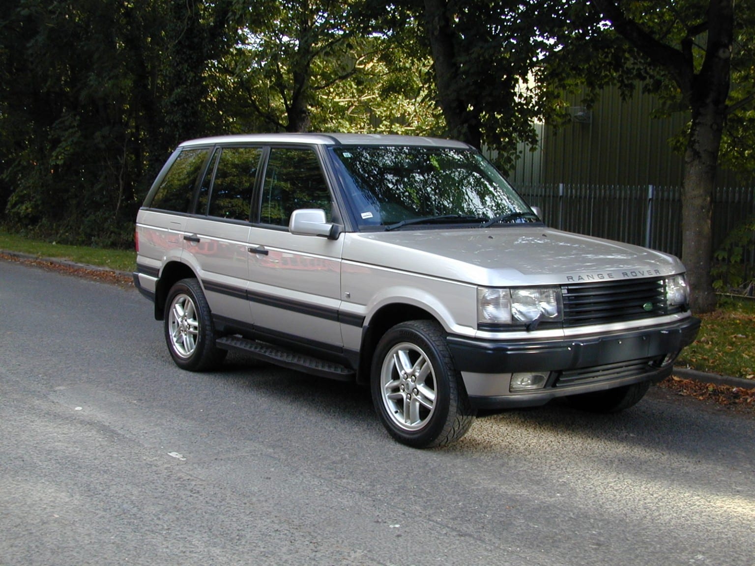 Land Rover Range Rover - image 1 of 78
