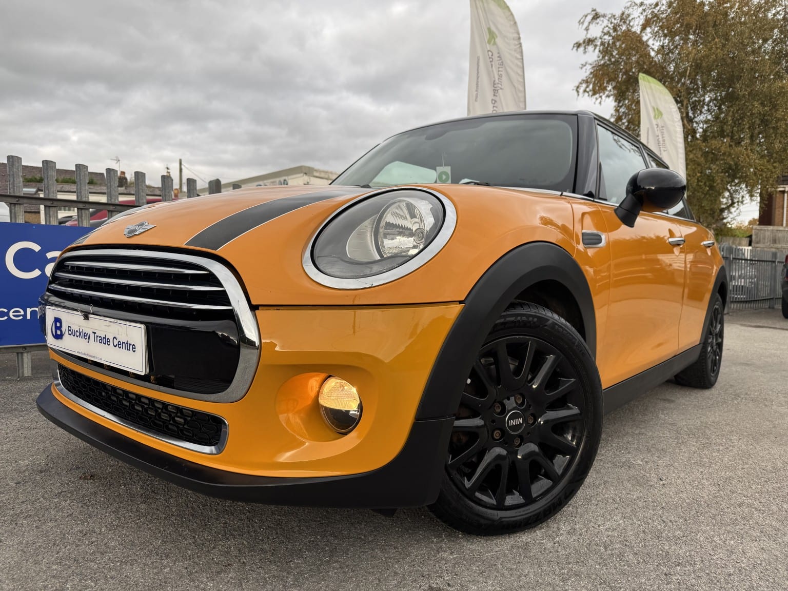 2015 MINI Hatch 1.5 5-Door Hatch Cooper in orange — photo 1 of 42