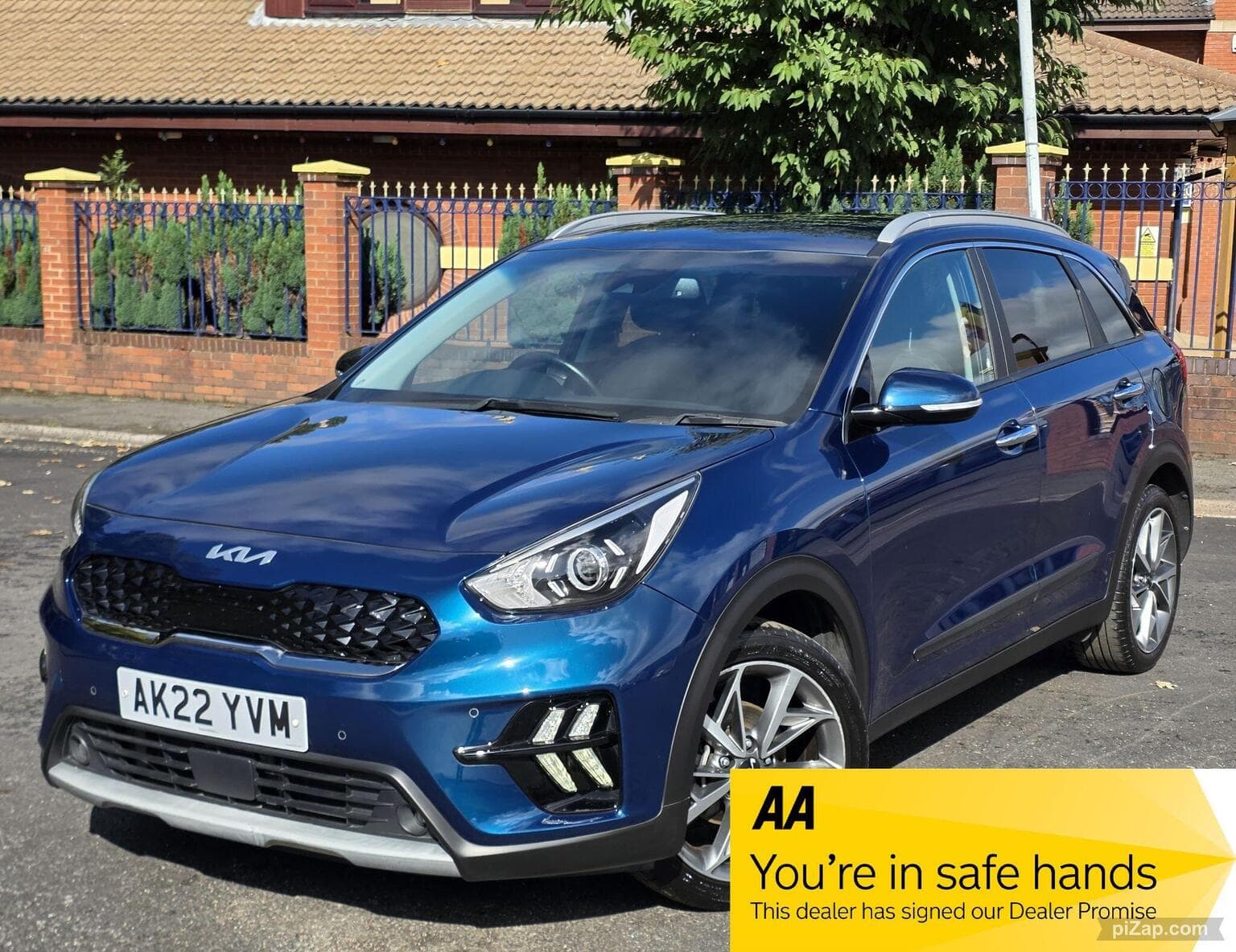 Kia Niro - image 1 of 55