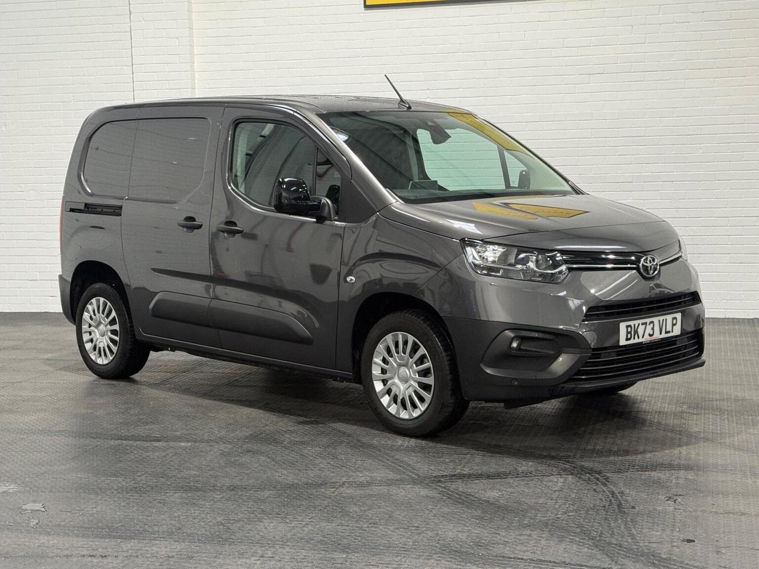 Toyota Proace City - image 1 of 100