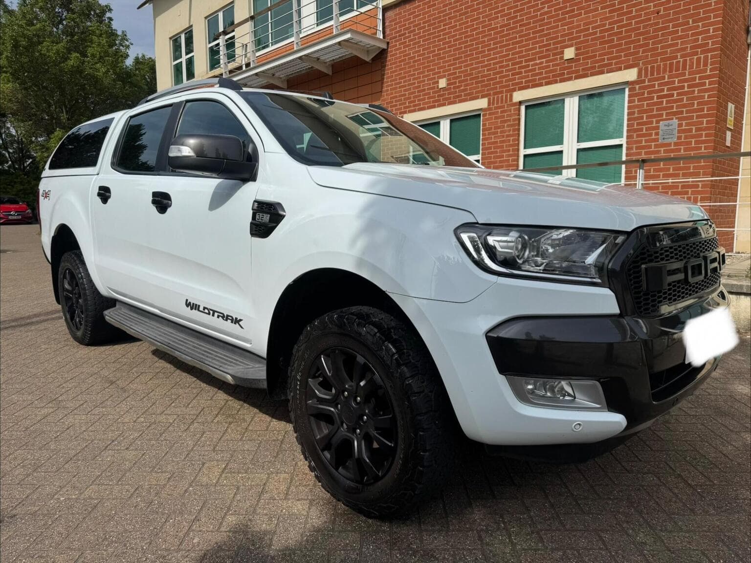 Ford Ranger - image 1 of 32