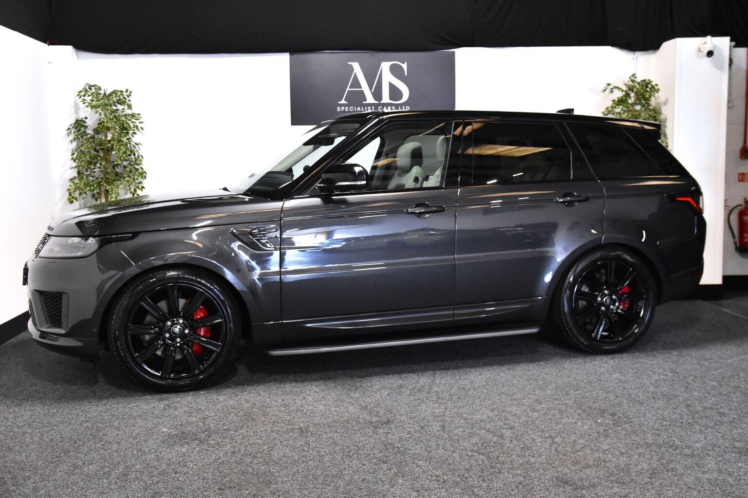 Land Rover Range Rover Sport - image 1 of 37