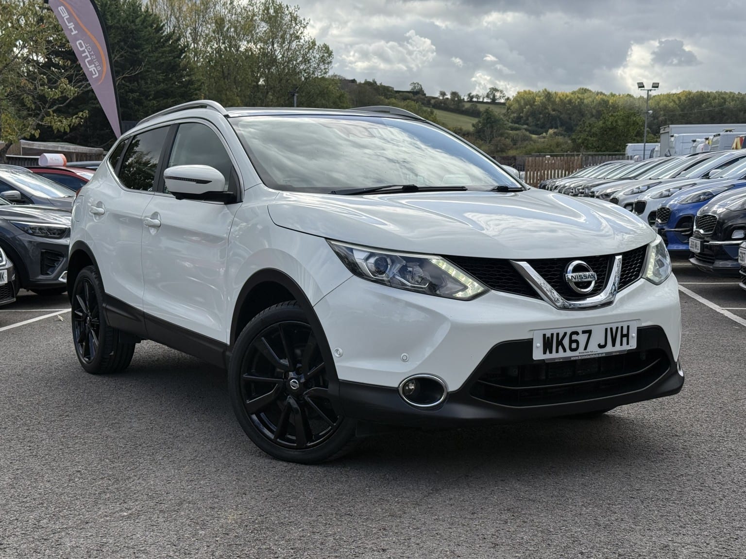 Nissan Qashqai - image 1 of 61