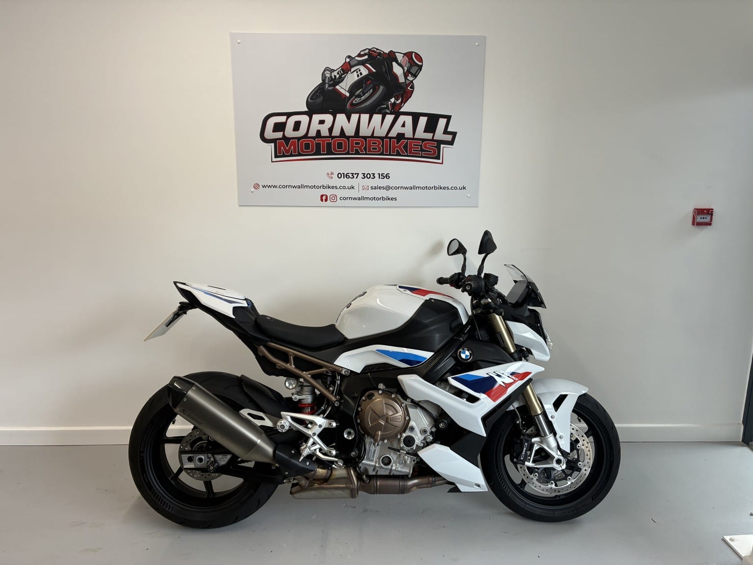 BMW S 1000 R - image 1 of 16
