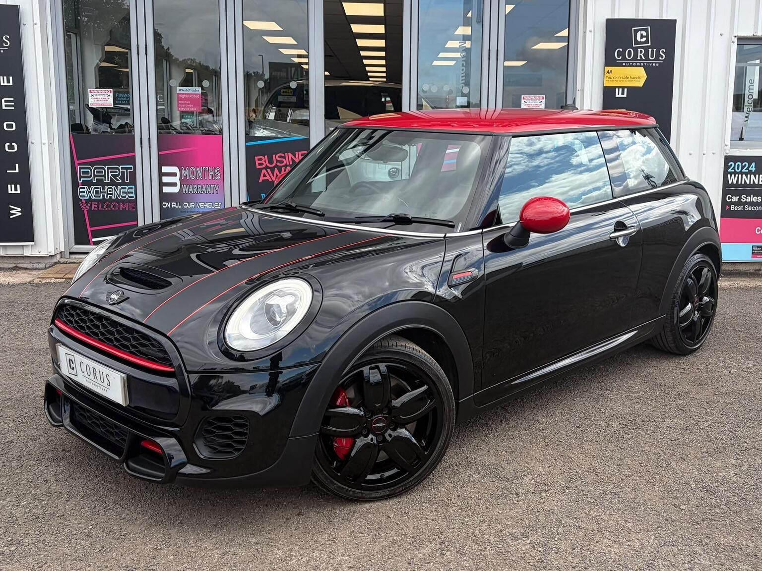 MINI Hatch - image 1 of 40