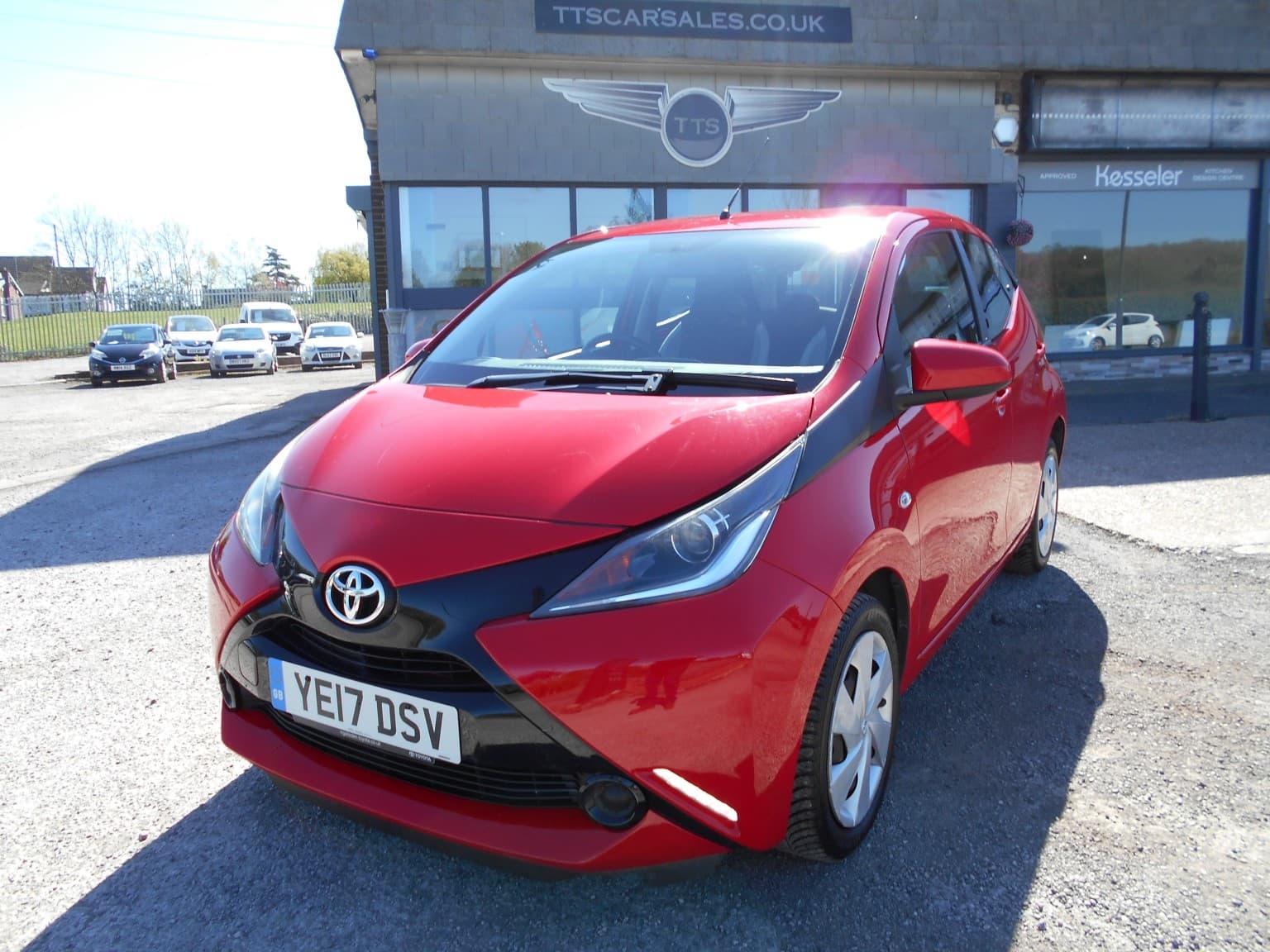 Toyota Aygo - image 1 of 24