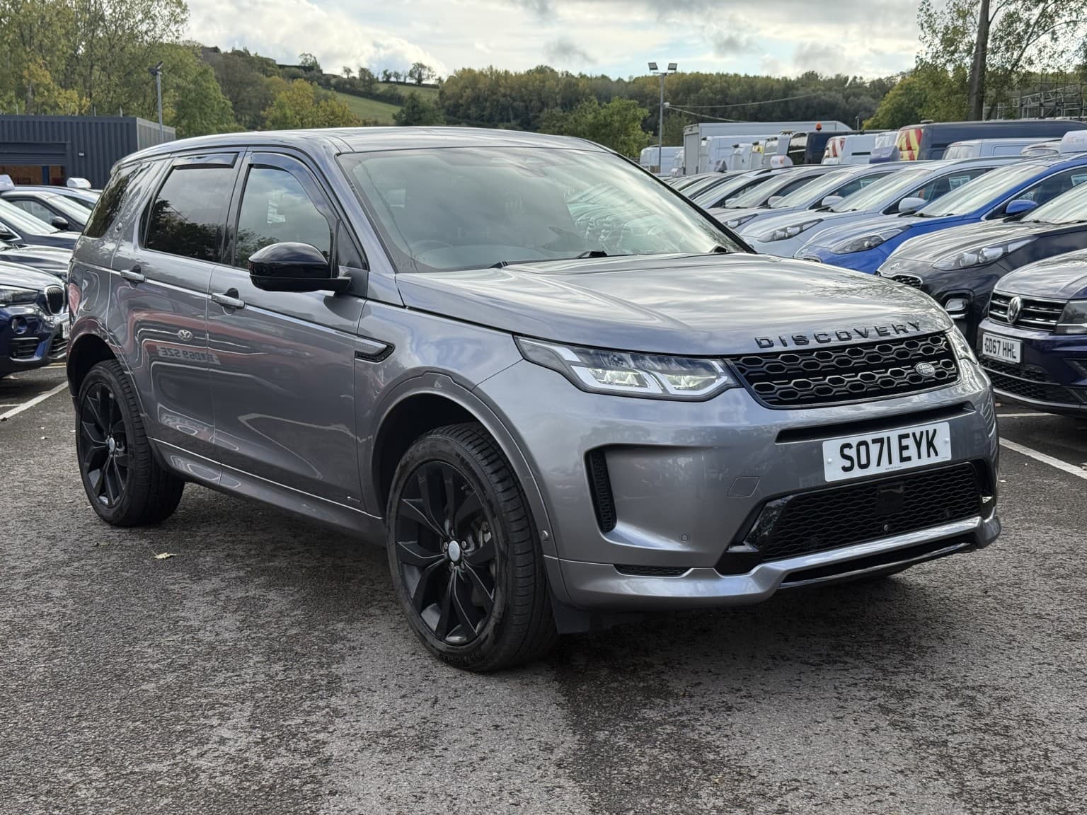 Land Rover Discovery Sport - image 1 of 1