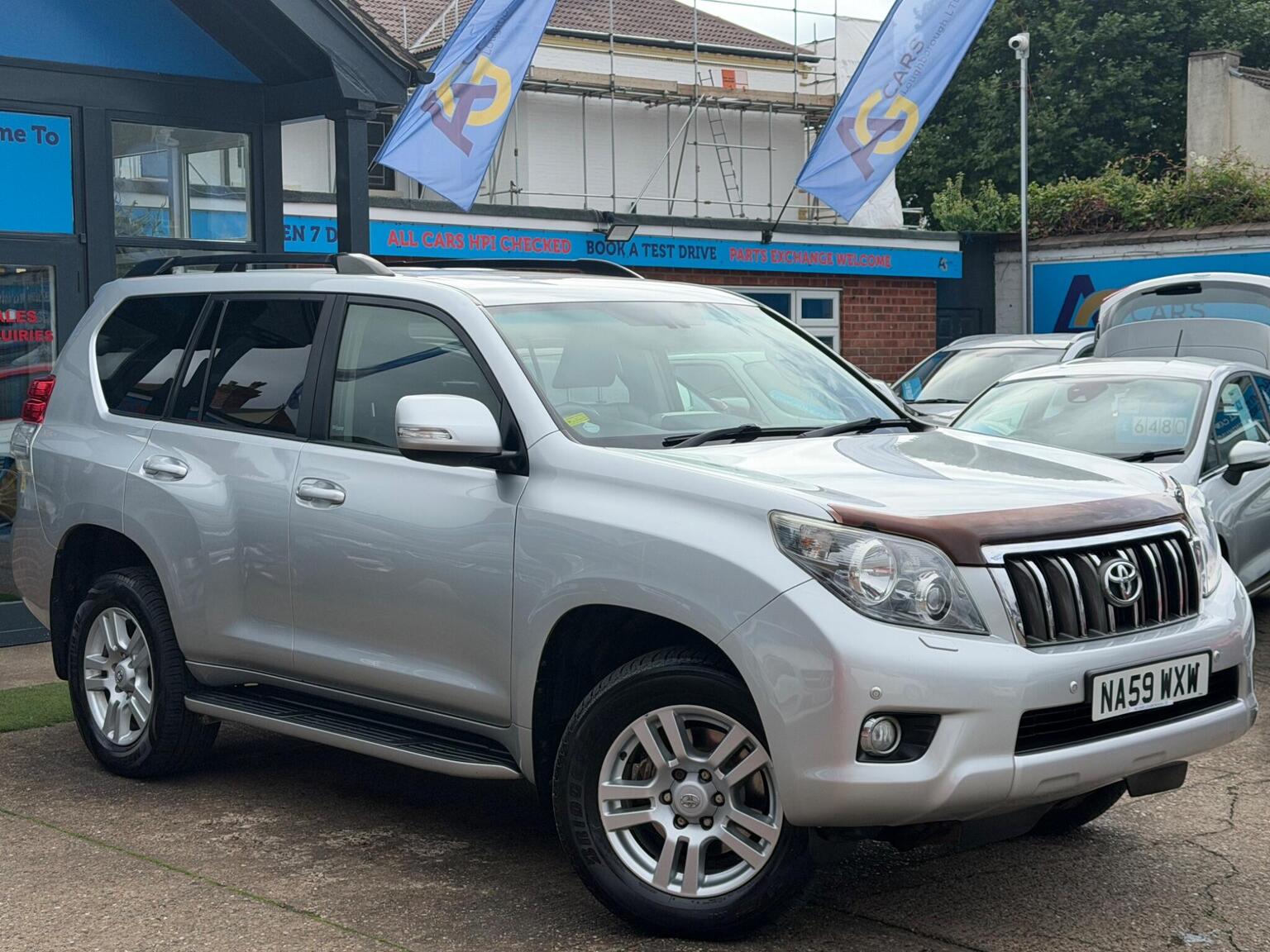 Toyota Land Cruiser - image 1 of 73