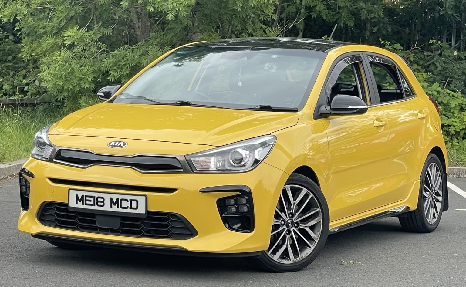 Kia Rio - image 1 of 30