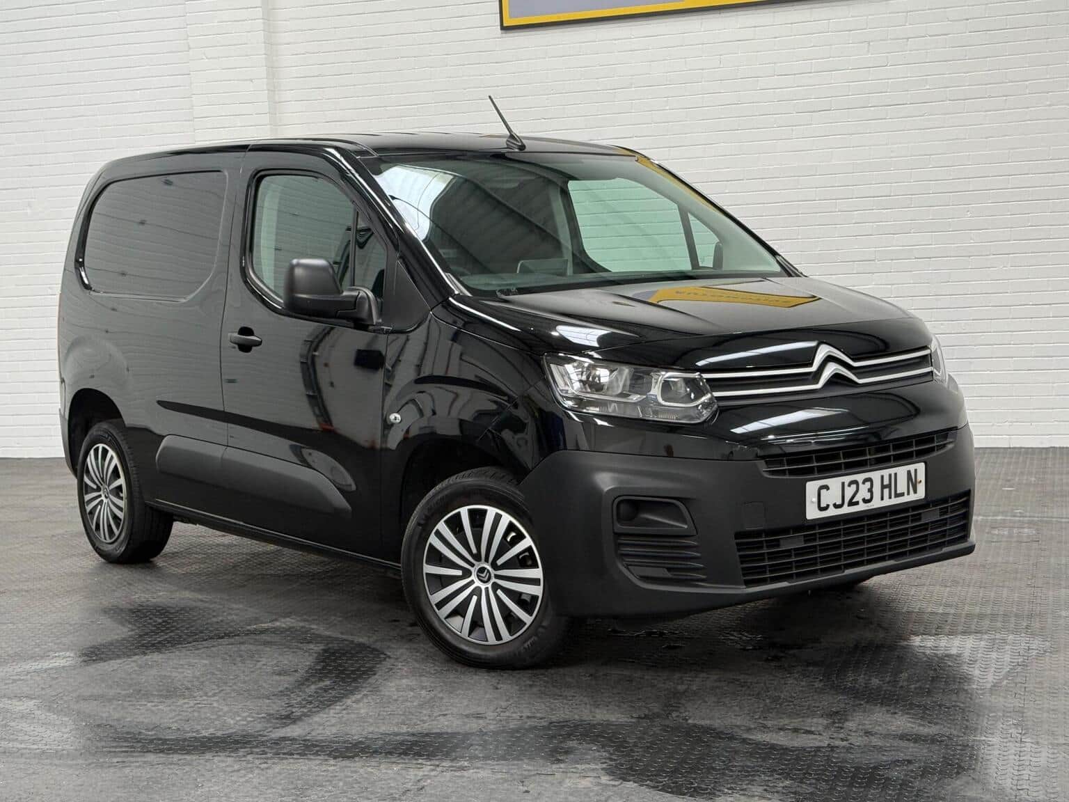 Citroen Berlingo - image 1 of 100