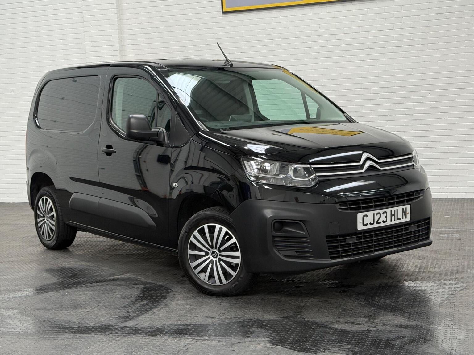 CITROEN BERLINGO - image 1 of 100