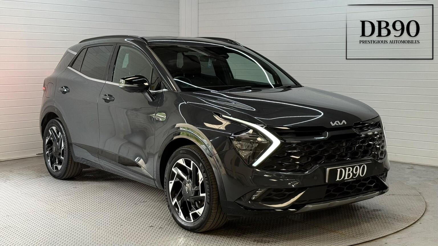 Kia Sportage - image 1 of 50