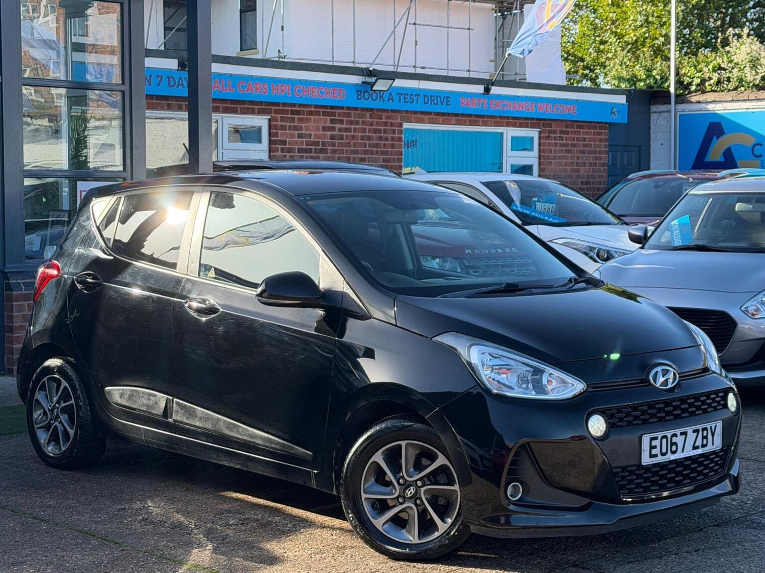 2017 Hyundai i10 1.0 Premium Euro 6 5dr in black — photo 1 of 70