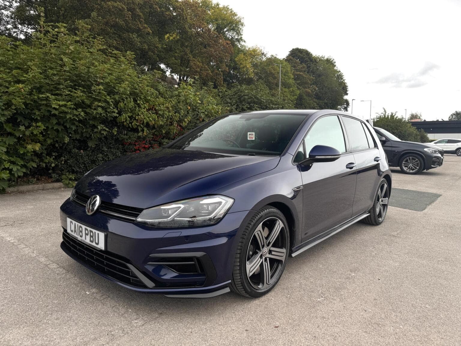 Volkswagen Golf - image 1 of 60
