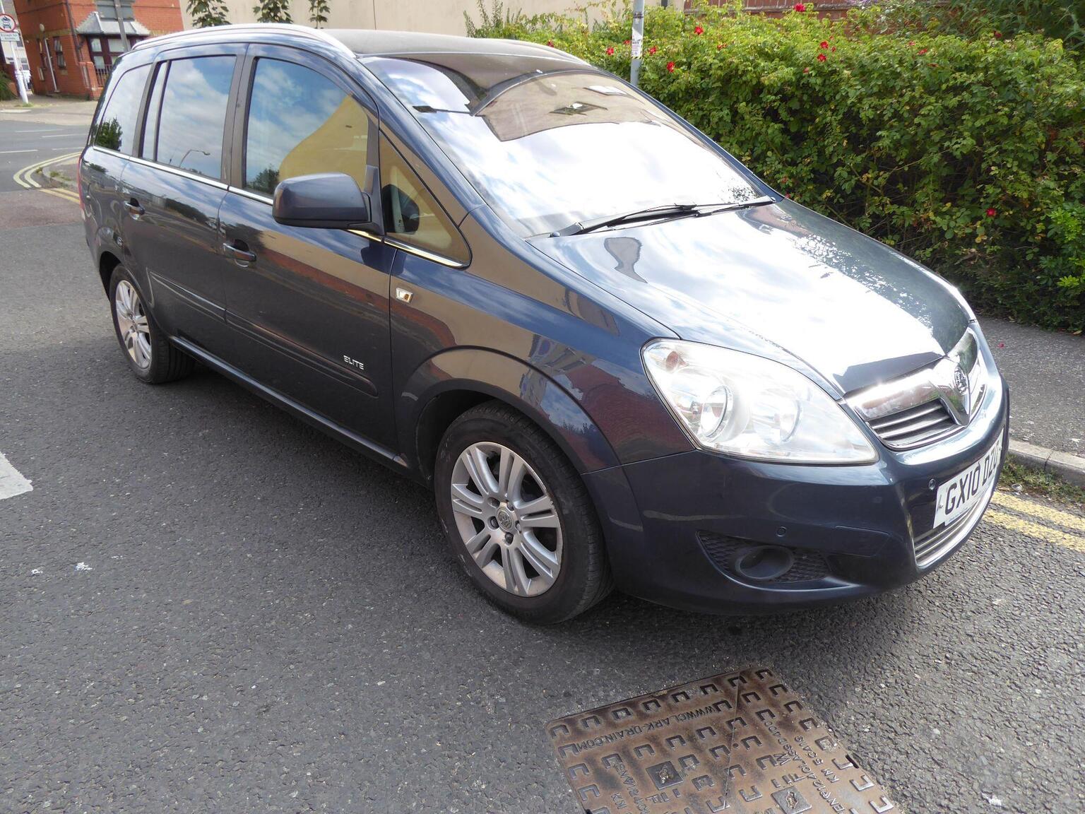 Vauxhall Zafira - image 1 of 12