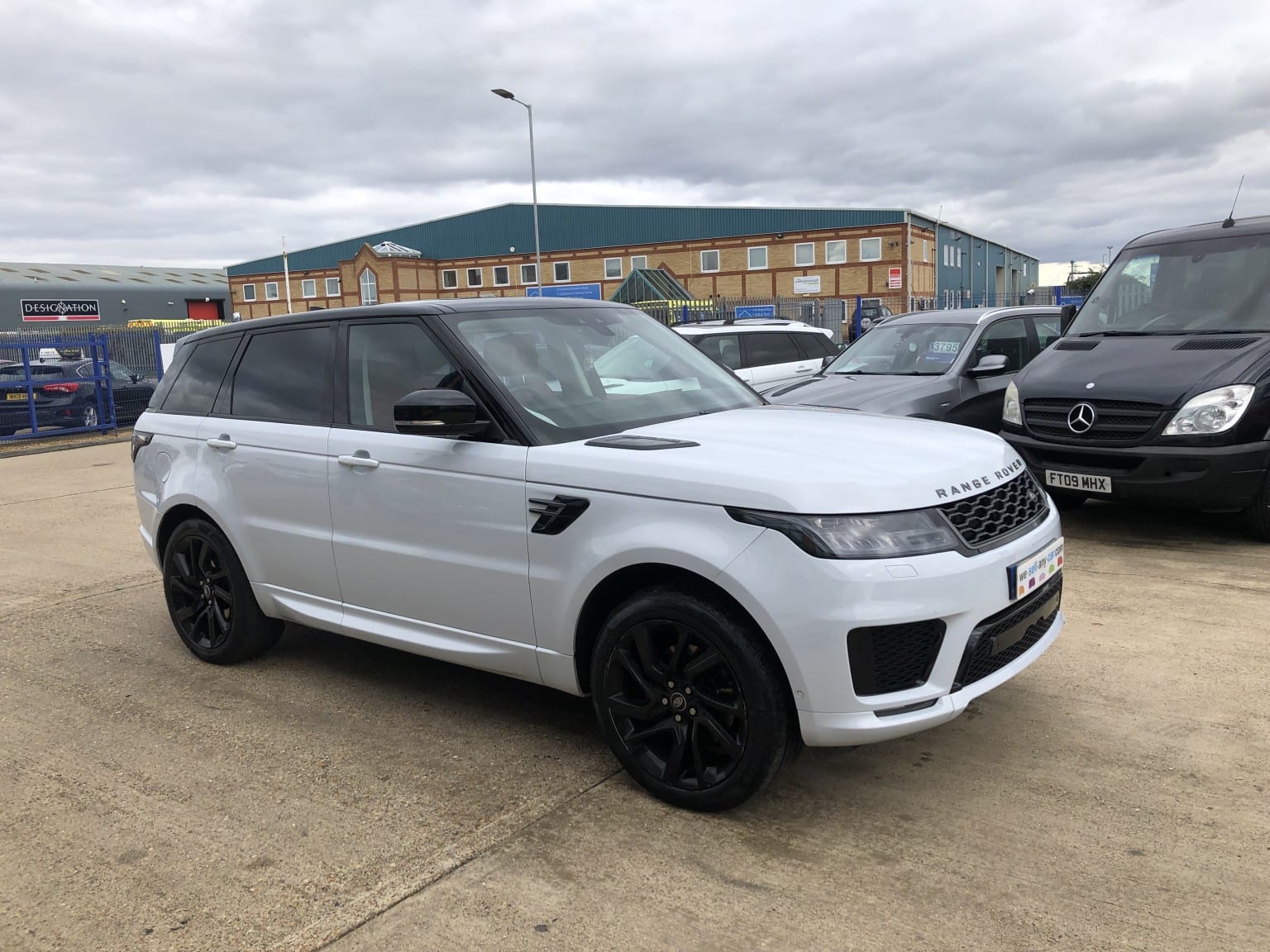 Land Rover Range Rover Sport - image 1 of 27