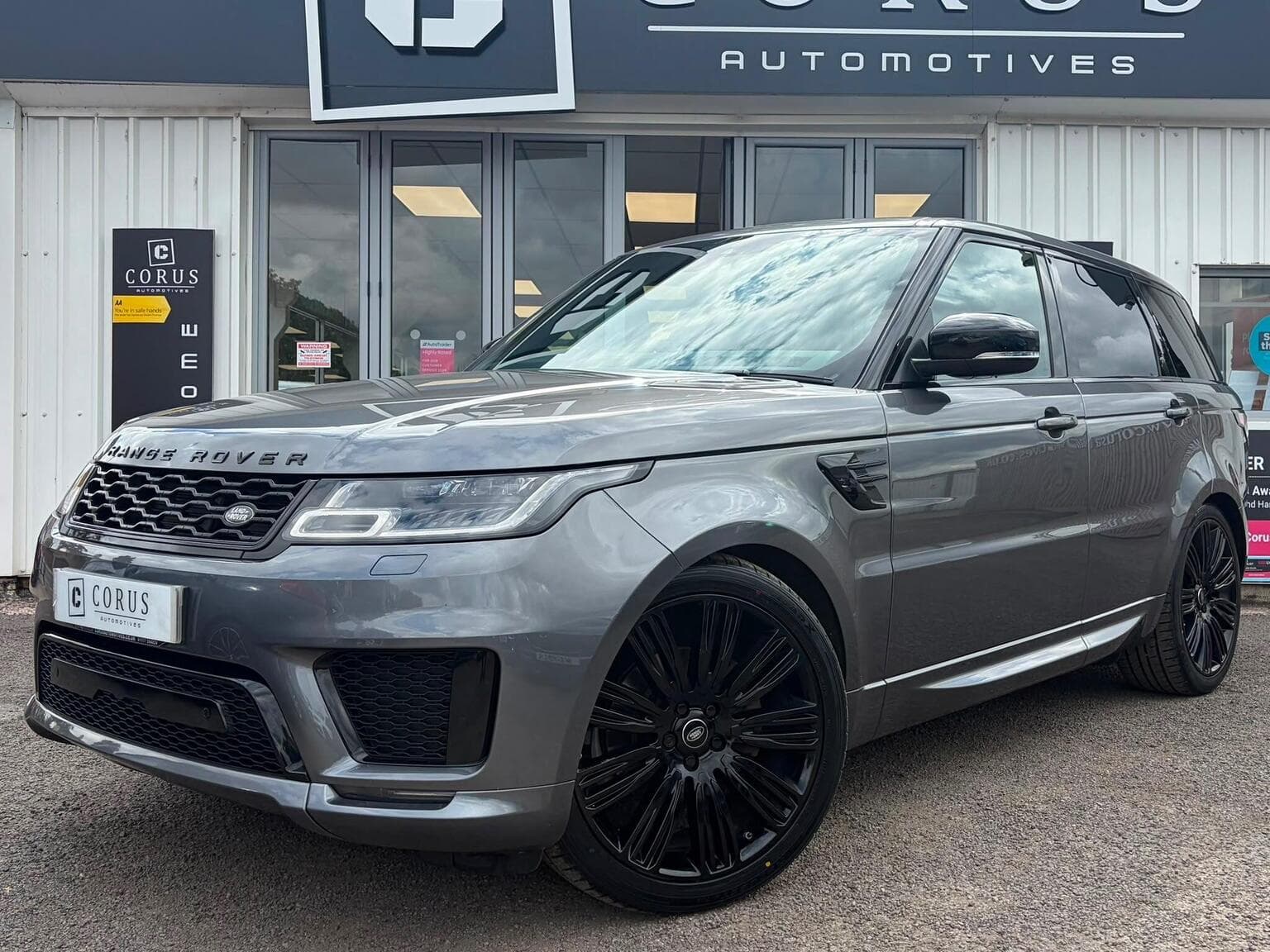 Land Rover Range Rover Sport - image 1 of 54